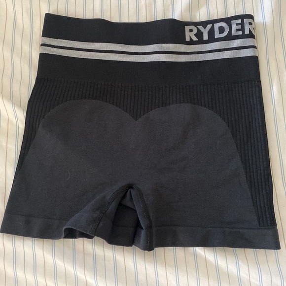 BNWOT RYDERWEAR SEAMLESS BOOTY SHORTS - Size XS - Picture 4 of 4